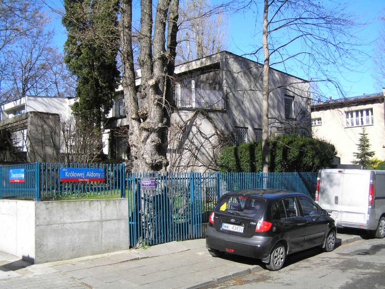 Królowej Aldony 1 w&nbsp;Warszawie