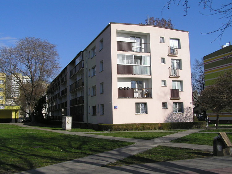 Białowieska 1 w&nbsp;Warszawie