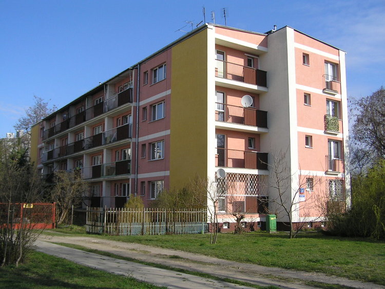 Białowieska 13 w&nbsp;Warszawie