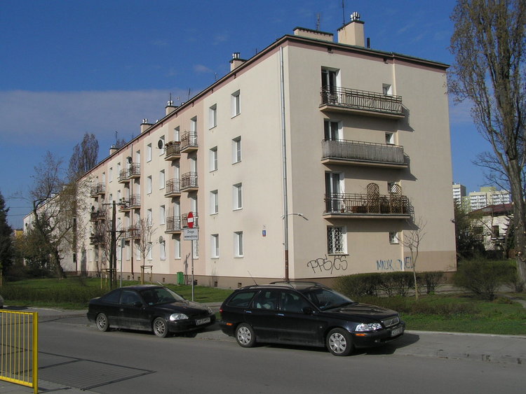 Białowieska 19 w&nbsp;Warszawie