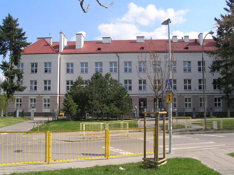 Białowieska 22 szkoła nr 246 w&nbsp;Warszawie