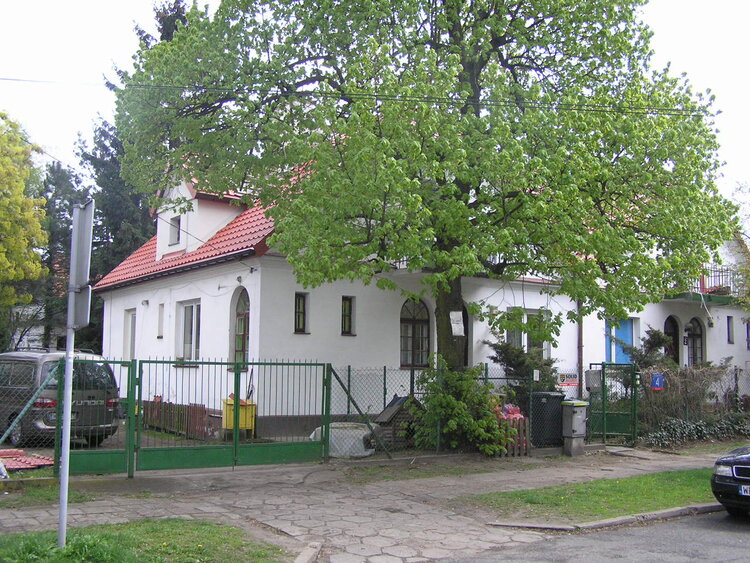 Byczyńska 4 w&nbsp;Warszawie