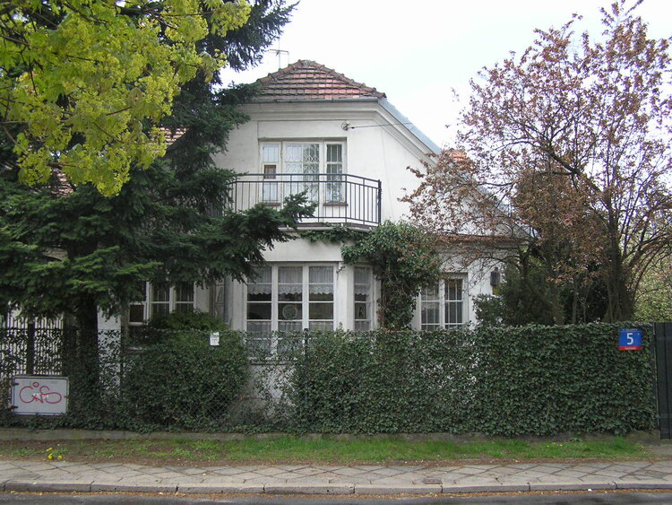 Byczyńska 5 w&nbsp;Warszawie