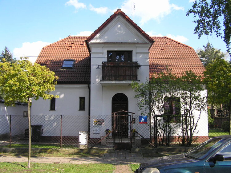 Byczyńska 6 w&nbsp;Warszawie