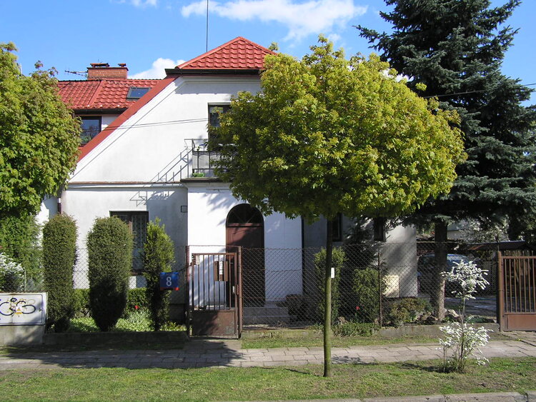 Byczyńska 8 w&nbsp;Warszawie