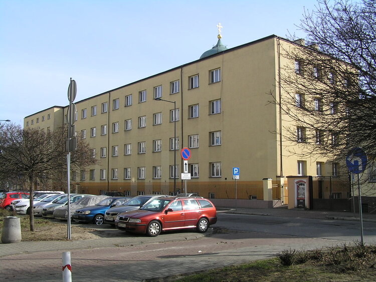 Ulica Świętych Cyryla i&nbsp;Metodego 4 w&nbsp;Warszawie