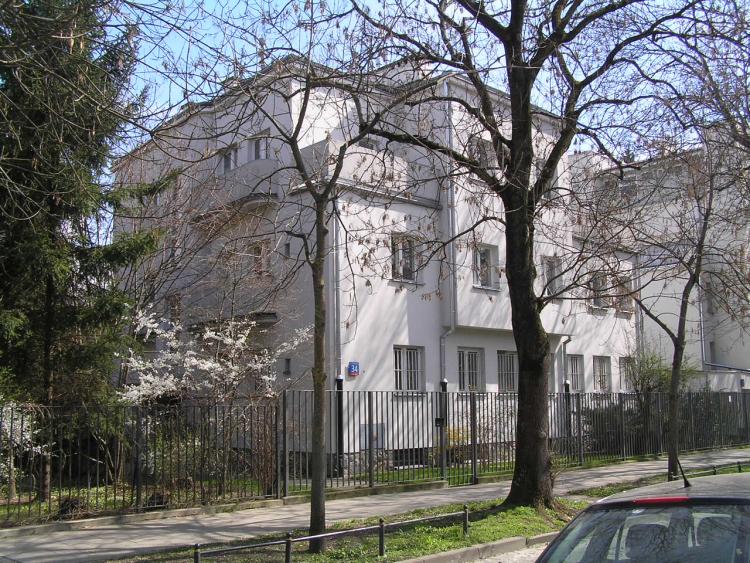 Ulice Dąbrowiecka 34 w&nbsp;Warszawie