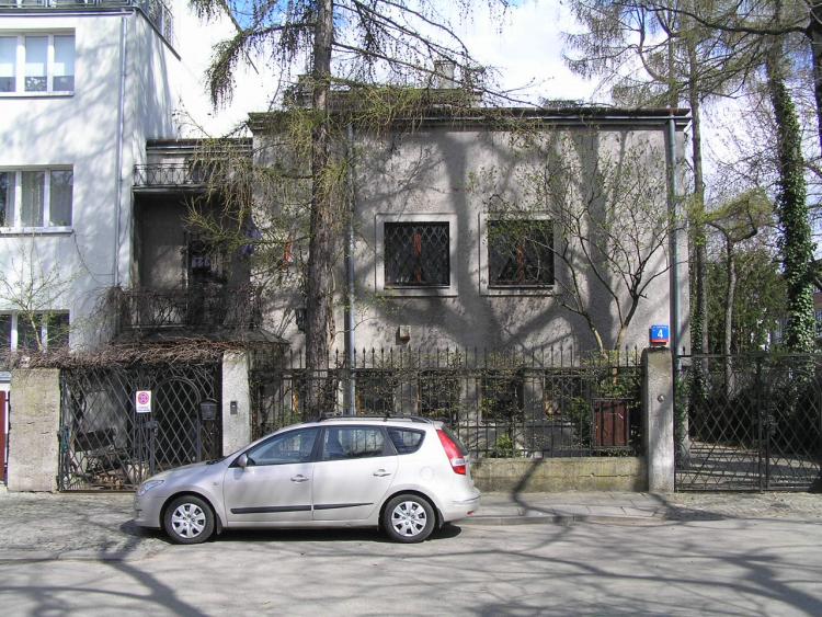 Dąbrowiecka 4 w&nbsp;Warszawie