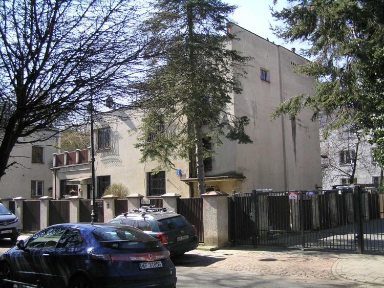 Dąbrówki 7 w&nbsp;Warszawie