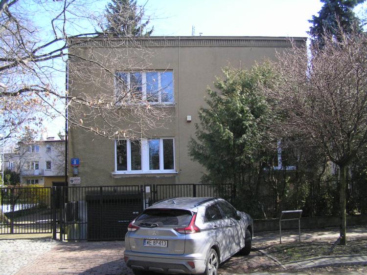 Dąbrówki 8 w&nbsp;Warszawie