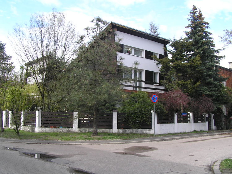 Darłowska 4 w&nbsp;Warszawie