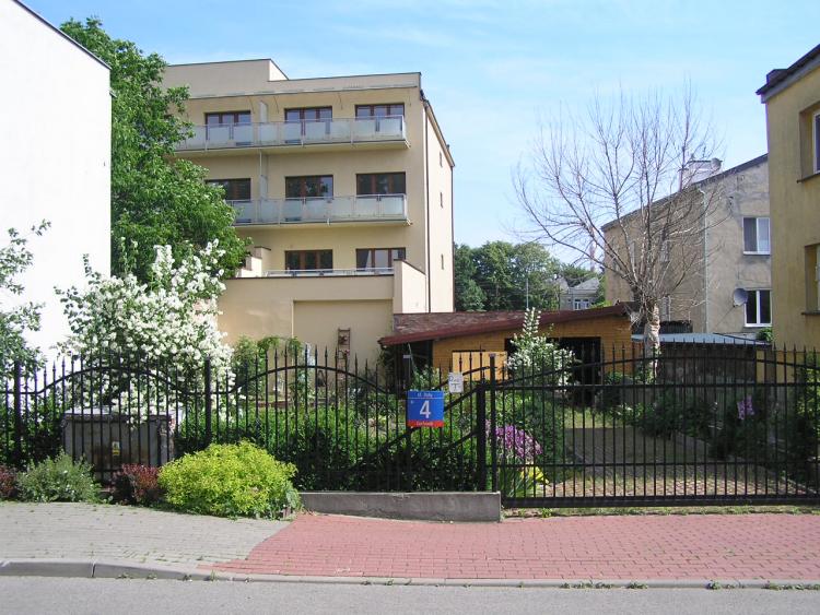 Dęby 4 w&nbsp;Warszawie