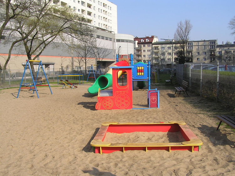 Plac zabaw na Osiedlu Kobielska