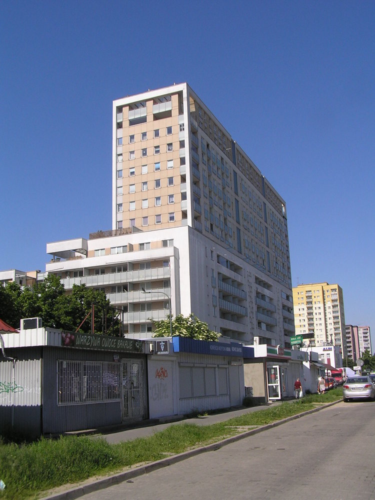 Bora-Komorowskiego 21 w&nbsp;Warszawie