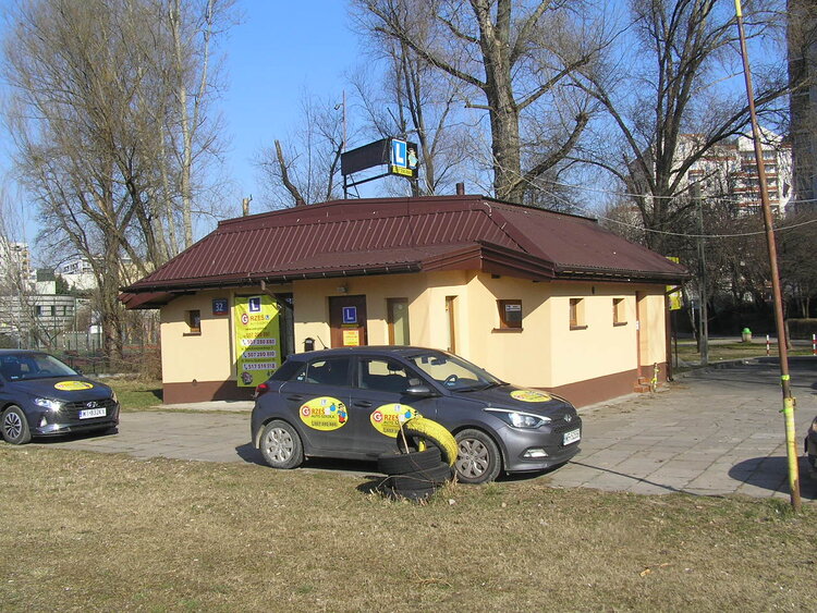 Bora-Komorowskiego 32 w&nbsp;Warszawie