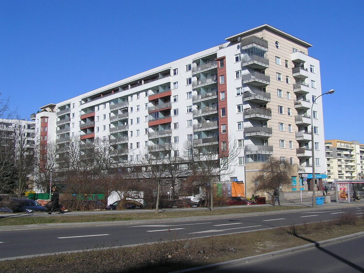 Bora-Komorowskiego 37 w&nbsp;Warszawie