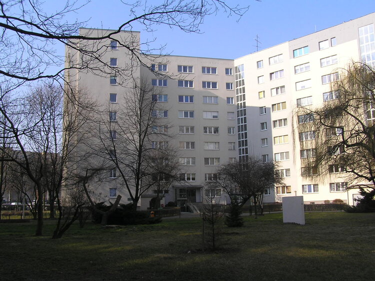 Bora-Komorowskiego 8 w&nbsp;Warszawie