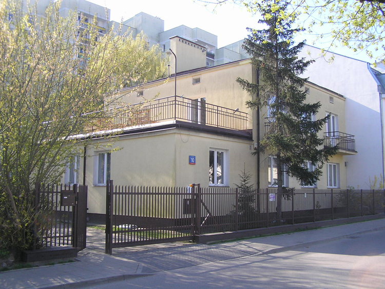 Mlądzka 10 w&nbsp;Warszawie