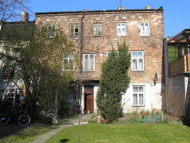 Mlądzka 21 w&nbsp;Warszawie