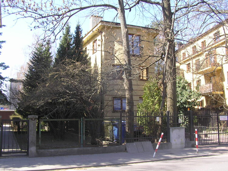 Niekłańska 11A w&nbsp;Warszawie