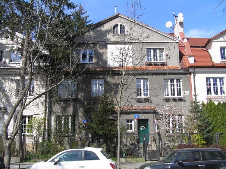 Obrońców 15 w&nbsp;Warszawie