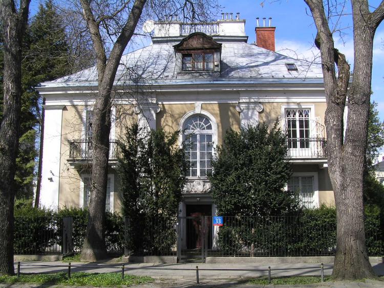 Obrońców 33 w&nbsp;Warszawie