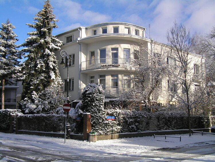 Obrońców 45 w&nbsp;Warszawie