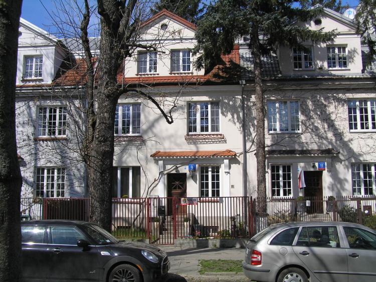 Obrońców 9 w&nbsp;Warszawie