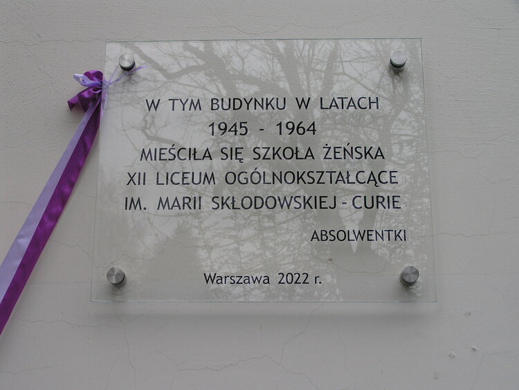 Tablica XII LO Obrońców 31