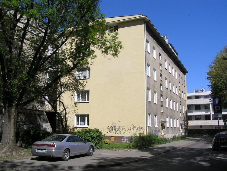 Peszteńska 5 w&nbsp;Warszawie