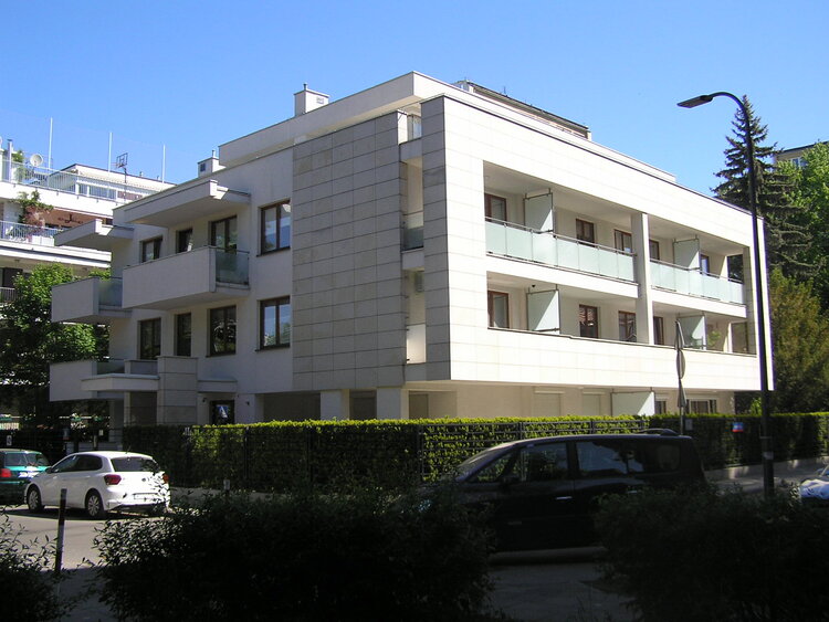 Peszteńska 8 w&nbsp;Warszawie