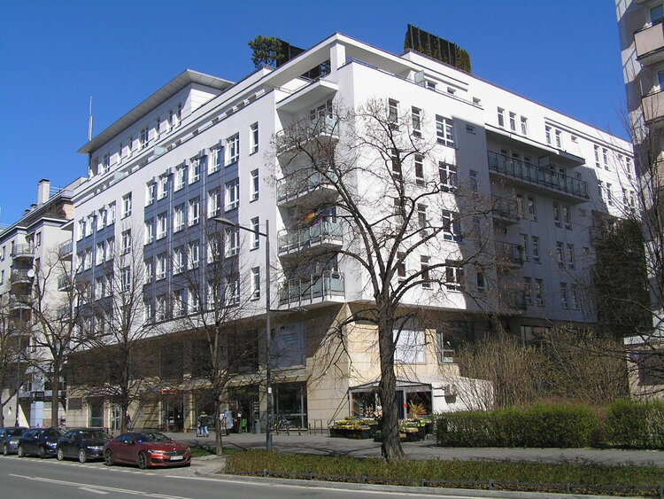 Plac Przymierza 6 w&nbsp;Warszawie