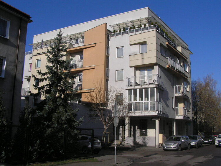 Pułtuska 21 w&nbsp;Warszawie