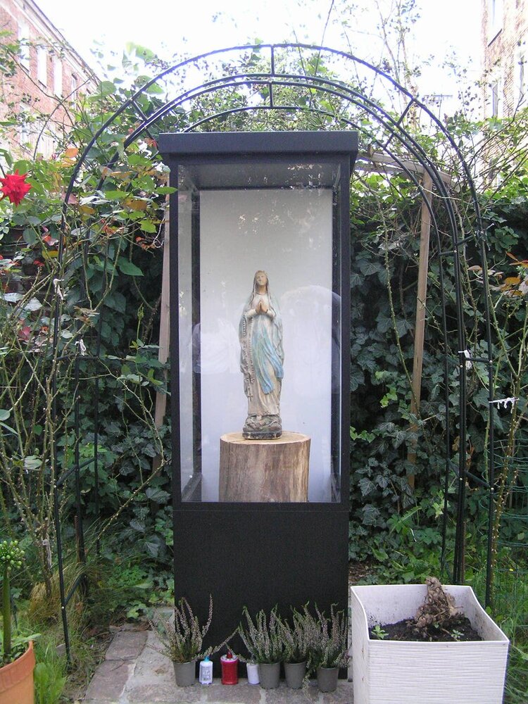 Kapliczka przy Siedleckiej 29 w&nbsp;Warszawie