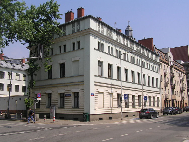 Sierakowskiego 6 w&nbsp;Warszawie