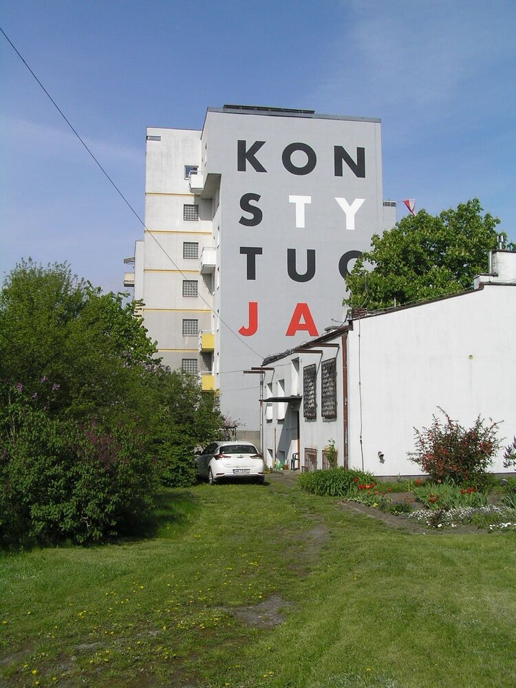Szaserów 133 Mural Konstytucja 