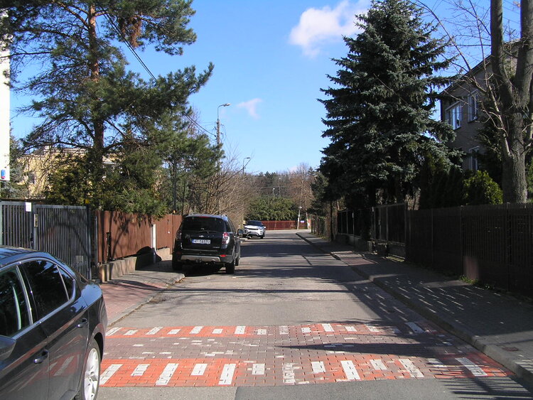 Ulica Tarnobrzeska w&nbsp;Warszawie