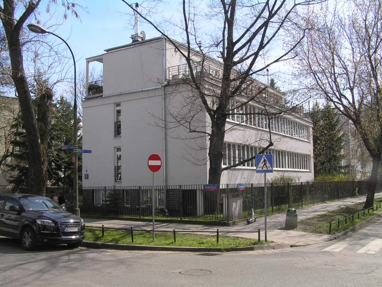 Walecznych 12 na Saskiej Kępie