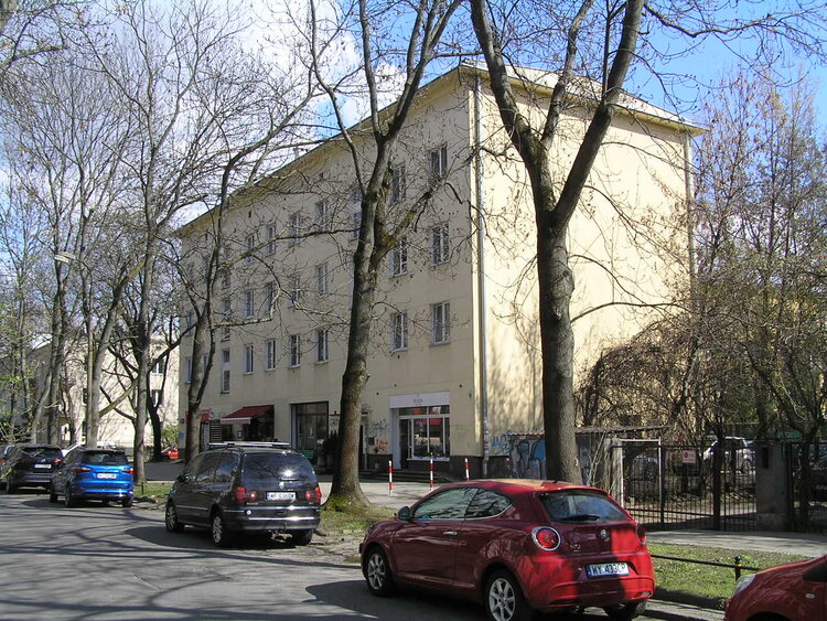 Walecznych 64 w&nbsp;Warszawie