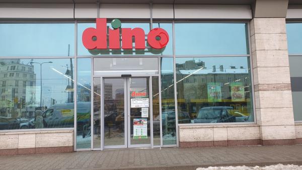 Dino na Pradze tydzień po otwarciu. Kolejki i brak samoobsługi