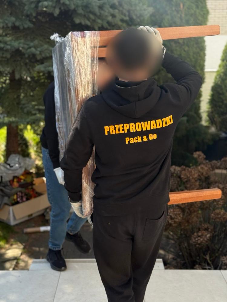 Profesjonalne zabezpieczanie mebli podczas przeprowadzki na Pradze