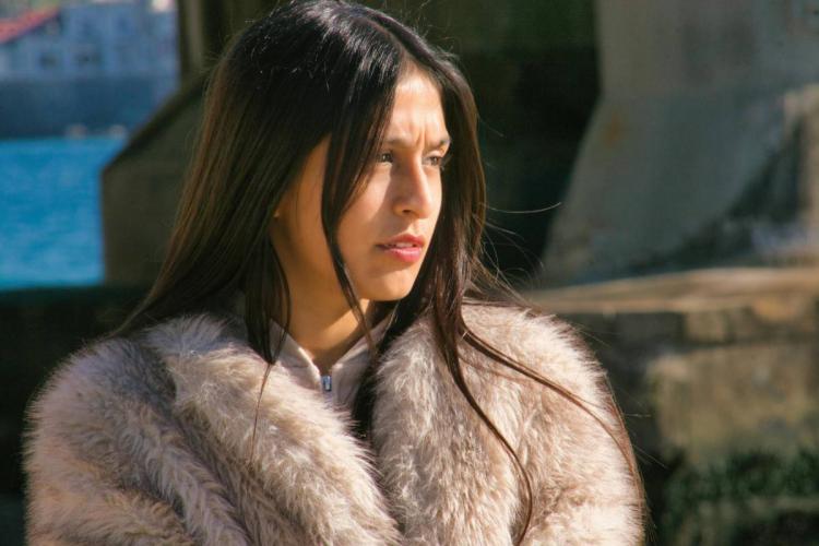 Kobieta w&nbsp;futerku damskim