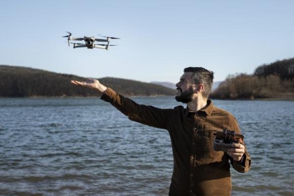 Latanie po zmroku przestało być trudne. Jak DJI Lito X1 radzi sobie nocą?