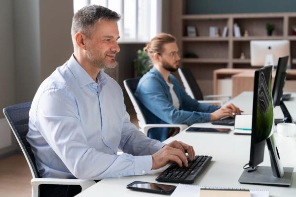 Jak wygląda profesjonalna obsługa informatyczna firmy krok po kroku?