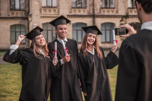 Jakie dokumenty są potrzebne na studia licencjackie? Sprawdź, co przygotować przed rekrutacją