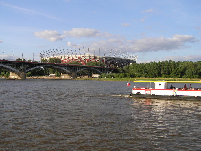 Widok na praski brzeg i Stadion Narodowy