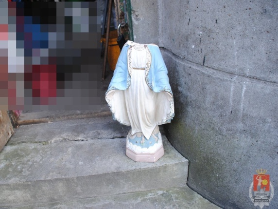 Uszkodzona figura z kapliczki przy Grodzieńskiej, fot. KSP