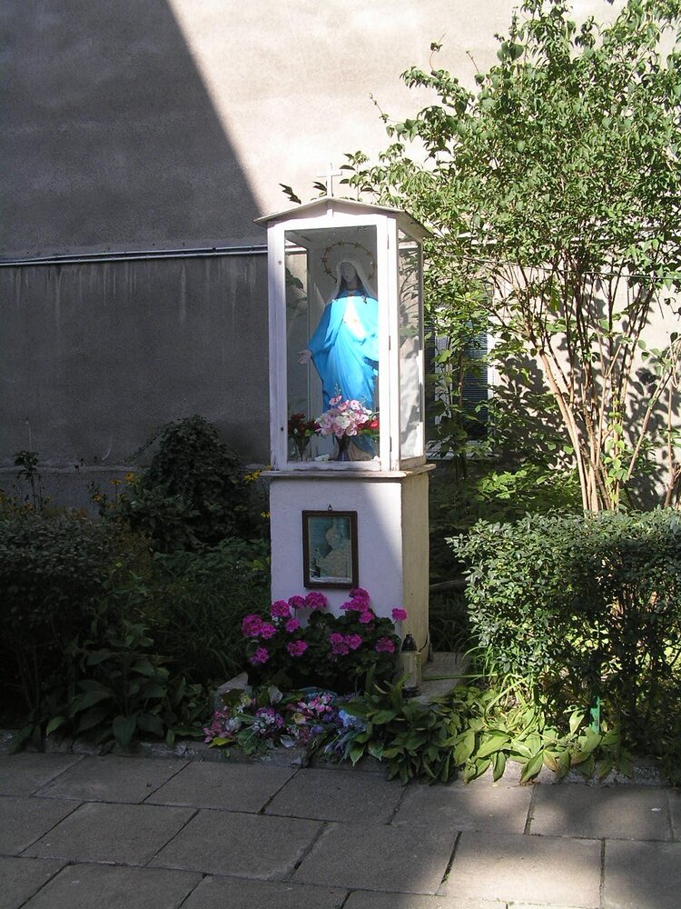 Kapliczka przy Jagiellońskiej 18 na Pradze