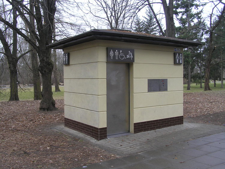 Automatyczna toaleta w&nbsp;Parku Praskim