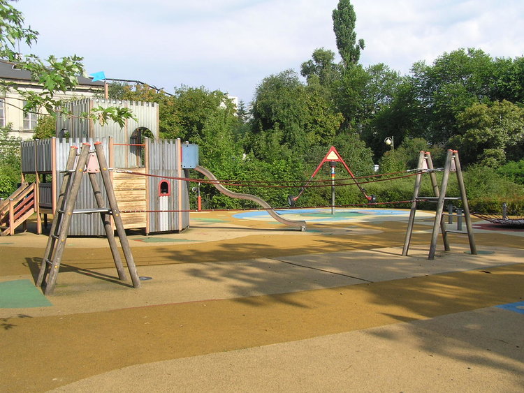 Plac zabaw w&nbsp;Parku Obwodu Praga Armii Krajowej